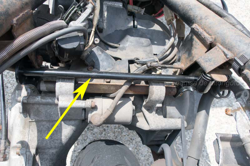 グランドアクシス エンジンブラケット交換（備忘録として）: なぎさ